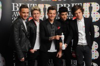 /album/one-direction/one-direction-2927518-jpg/